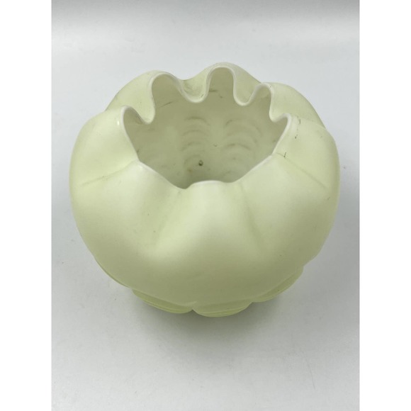 VTG CONSOLIDATED GLASS CO. Uranium Glass  Satin Glass Rose Bowl Seashell Designs - Picture 2 of 5